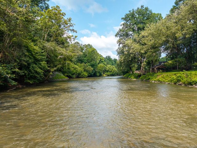 550 Navaho Way, Ellijay, GA 30540