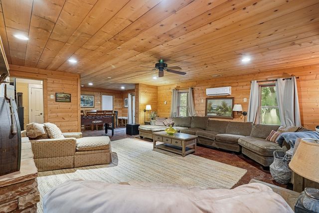 550 Navaho Way, Ellijay, GA 30540