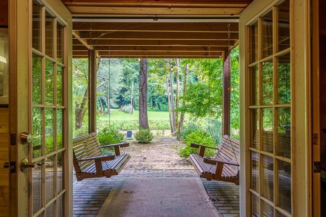550 Navaho Way, Ellijay, GA 30540