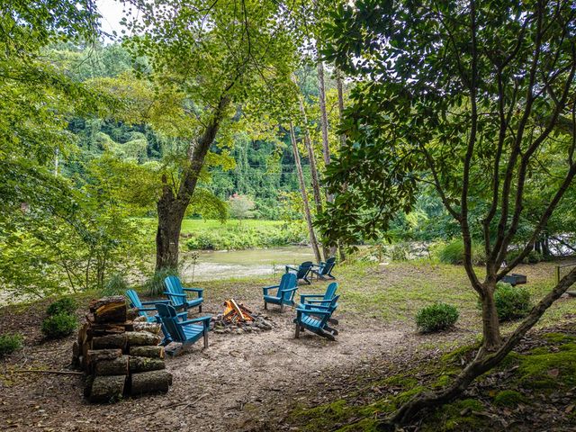 550 Navaho Way, Ellijay, GA 30540