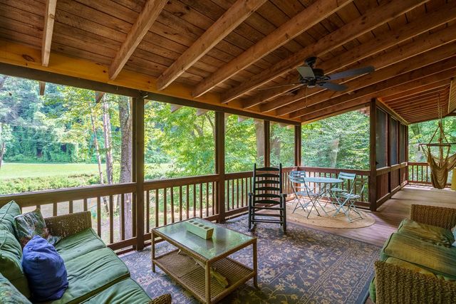 550 Navaho Way, Ellijay, GA 30540