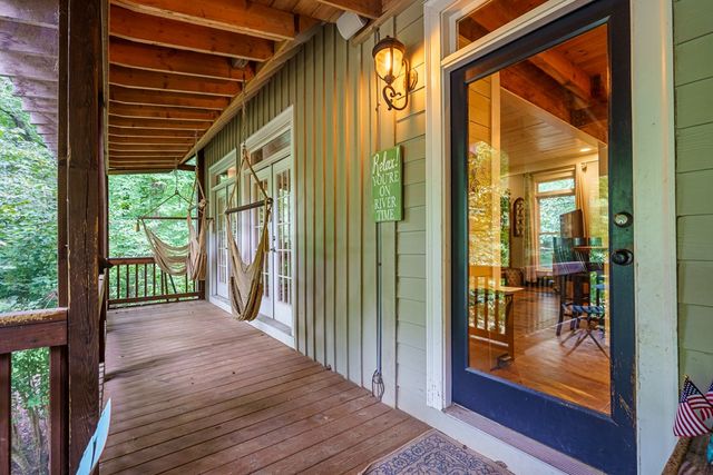 550 Navaho Way, Ellijay, GA 30540
