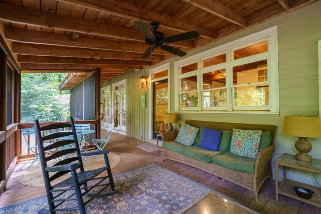 550 Navaho Way, Ellijay, GA 30540