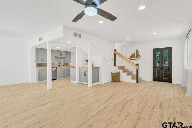 1615 Ginger Dr, Hideaway, TX 75771