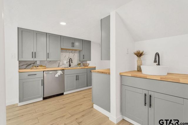 1615 Ginger Dr, Hideaway, TX 75771