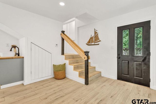 1615 Ginger Dr, Hideaway, TX 75771