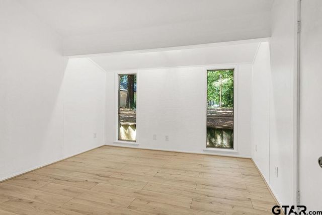 1615 Ginger Dr, Hideaway, TX 75771