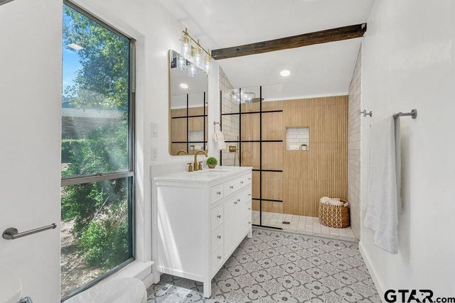 1615 Ginger Dr, Hideaway, TX 75771