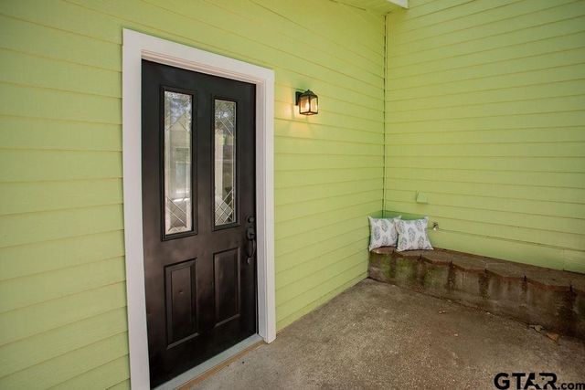 1615 Ginger Dr, Hideaway, TX 75771