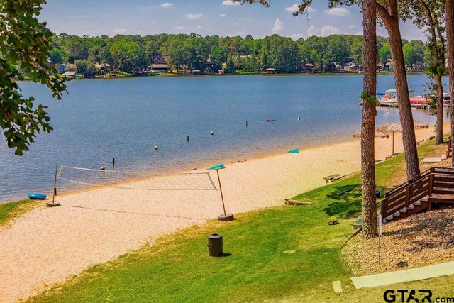 1615 Ginger Dr, Hideaway, TX 75771