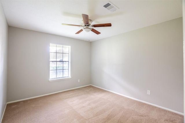 102 Sue Lane, Highlands, TX 77562