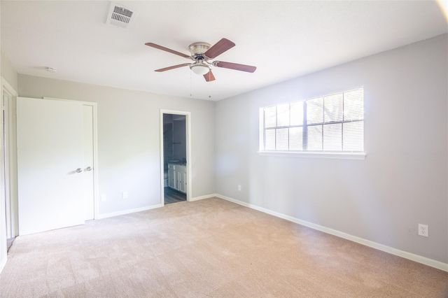 102 Sue Lane, Highlands, TX 77562