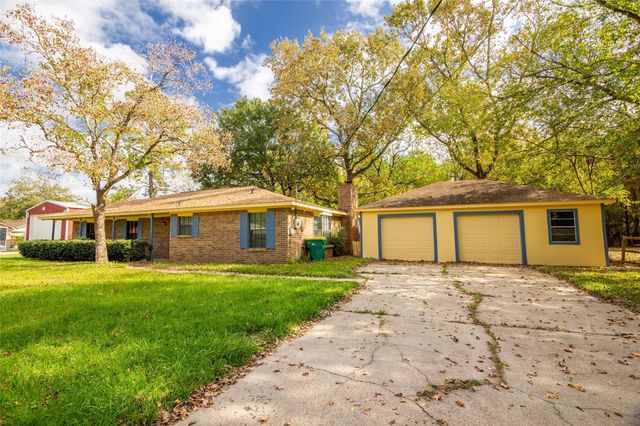 102 Sue Lane, Highlands, TX 77562