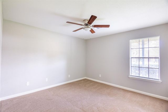 102 Sue Lane, Highlands, TX 77562