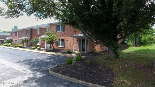 161 Gardiner Lake Rd, Louisville, KY 40205