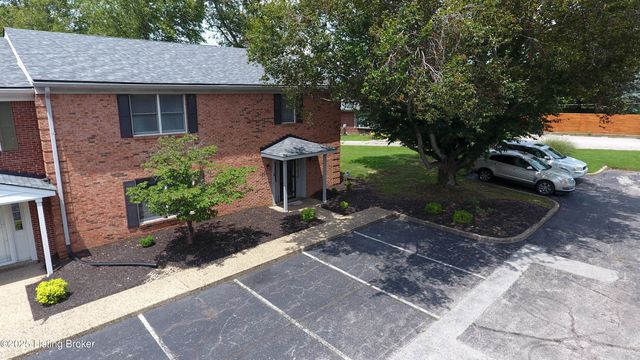161 Gardiner Lake Rd, Louisville, KY 40205