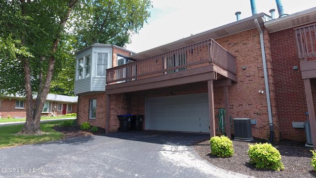 161 Gardiner Lake Rd, Louisville, KY 40205
