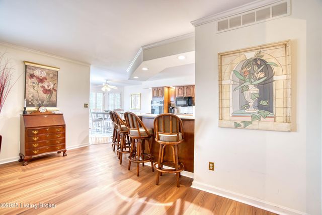 161 Gardiner Lake Rd, Louisville, KY 40205