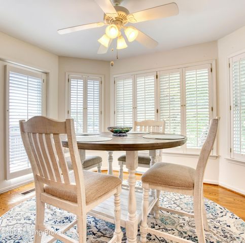 161 Gardiner Lake Rd, Louisville, KY 40205