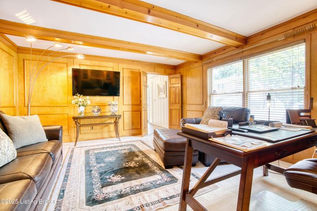 161 Gardiner Lake Rd, Louisville, KY 40205