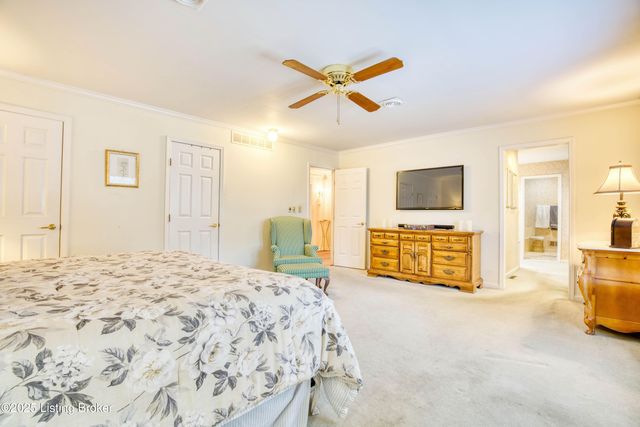 161 Gardiner Lake Rd, Louisville, KY 40205