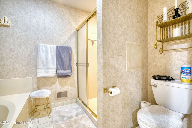 161 Gardiner Lake Rd, Louisville, KY 40205