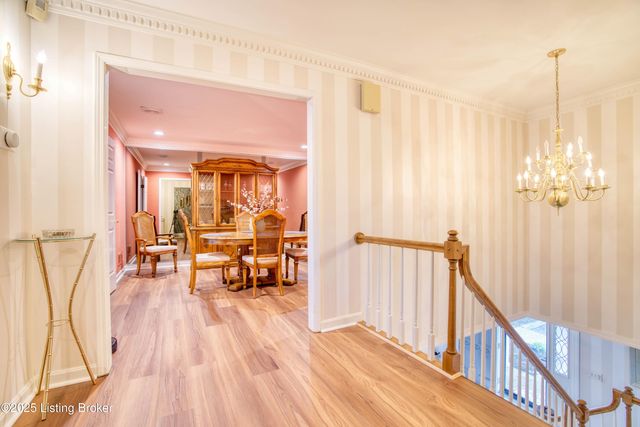 161 Gardiner Lake Rd, Louisville, KY 40205