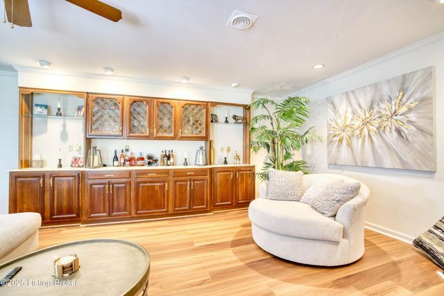161 Gardiner Lake Rd, Louisville, KY 40205