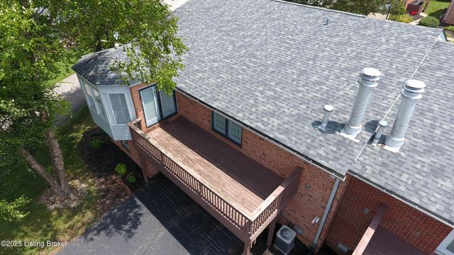161 Gardiner Lake Rd, Louisville, KY 40205