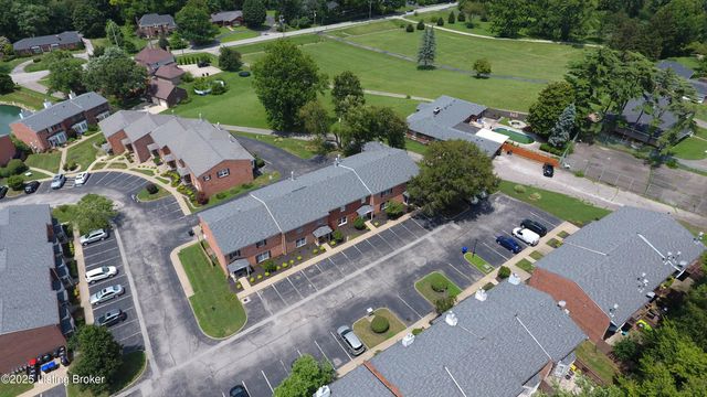 161 Gardiner Lake Rd, Louisville, KY 40205