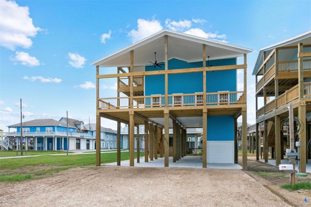 877 Alberdie Drive, Crystal Beach, TX 77650