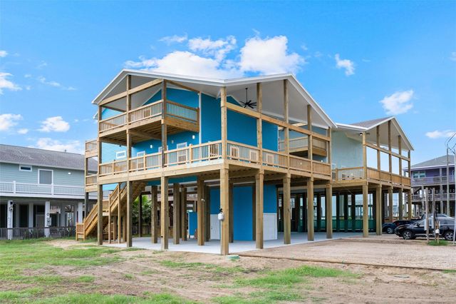 877 Alberdie Drive, Crystal Beach, TX 77650