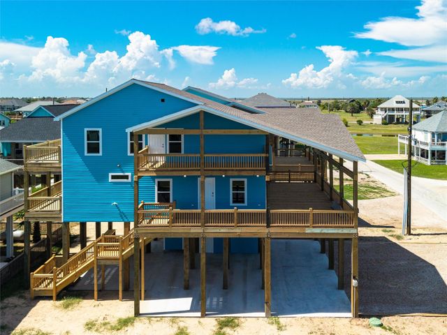 877 Alberdie Drive, Crystal Beach, TX 77650