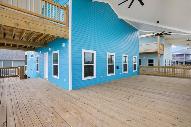 877 Alberdie Drive, Crystal Beach, TX 77650