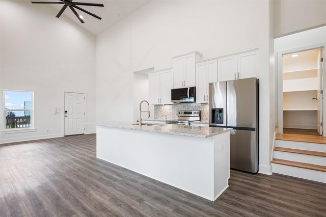 877 Alberdie Drive, Crystal Beach, TX 77650