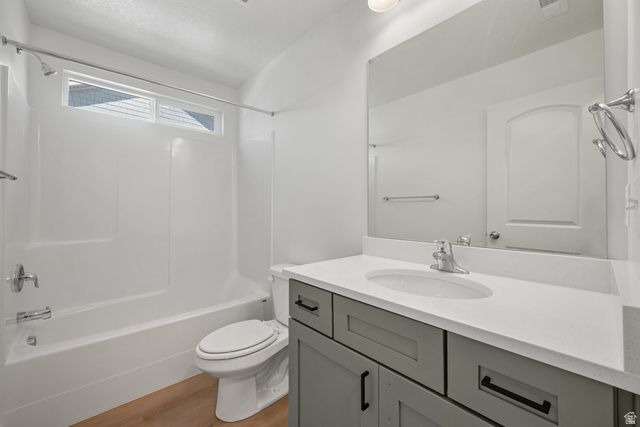 1048 N WAYNE DR, Saratoga Springs, UT 84045