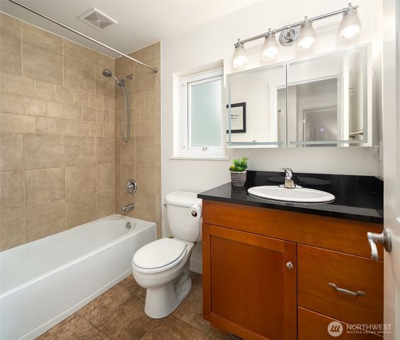 17 W Dravus Street, Seattle, WA 98119
