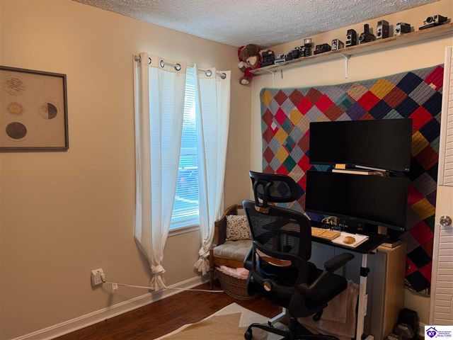 102 Heather Court, Radcliff, KY 40160