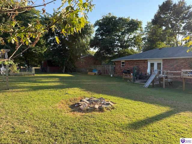 102 Heather Court, Radcliff, KY 40160