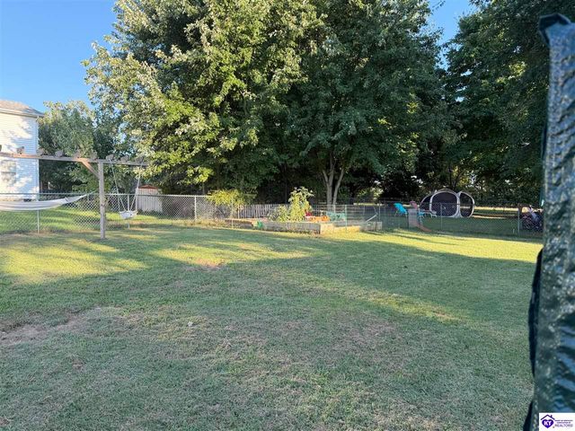 102 Heather Court, Radcliff, KY 40160