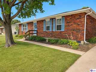 102 Heather Court, Radcliff, KY 40160