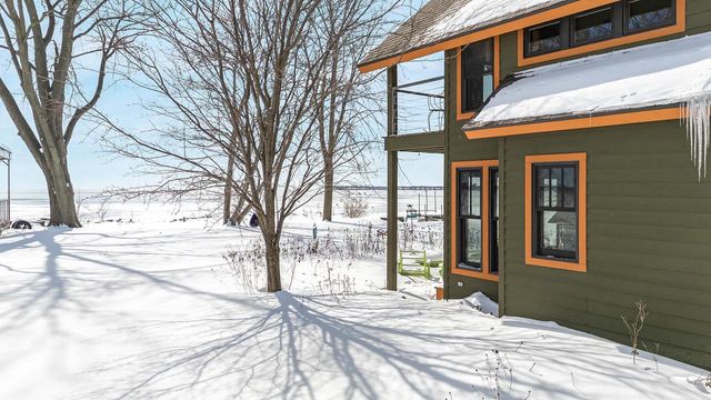 1783 BRIGHTON BEACH ROAD, Menasha, WI 54952