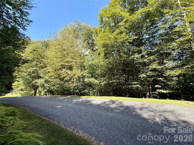 92 Goldenleaf Road, Mars Hill, NC 28754
