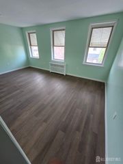 557 Roosevelt Avenue, Carteret, NJ 07008