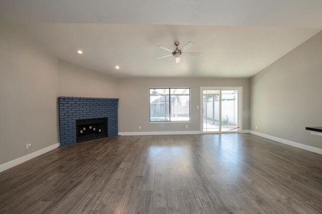 1206 E Kenosha, Fresno, CA 93720