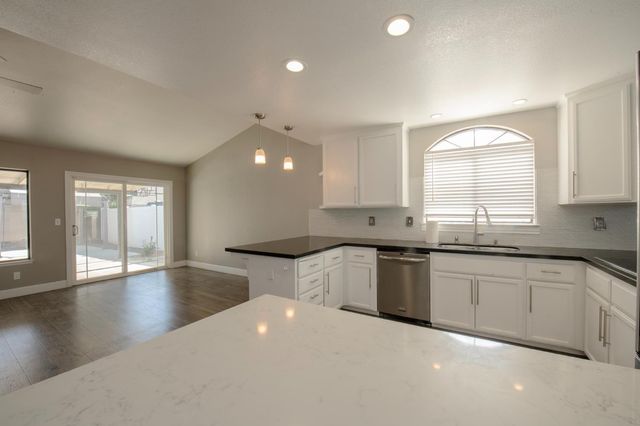 1206 E Kenosha, Fresno, CA 93720
