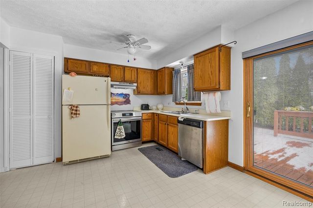 3778 Ponchartrain Drive, Pinckney, MI 48169