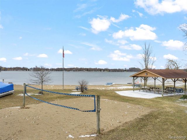 3778 Ponchartrain Drive, Pinckney, MI 48169