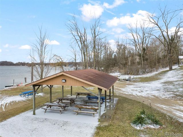 3778 Ponchartrain Drive, Pinckney, MI 48169