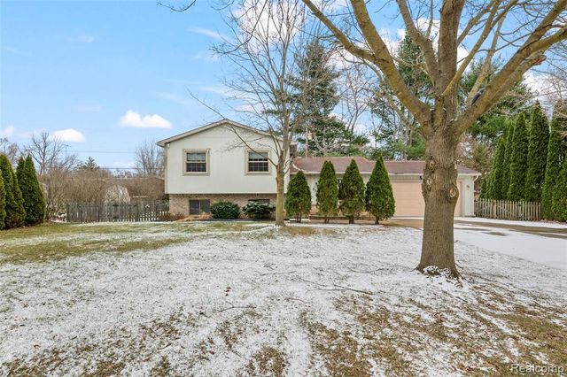 3778 Ponchartrain Drive, Pinckney, MI 48169